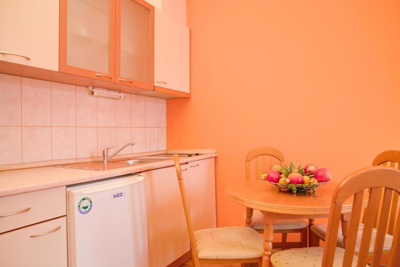 Apartments Flora-Daisy Boroveț Exterior foto